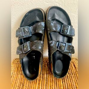 Birkenstock Arizona Slide. Original Sole.